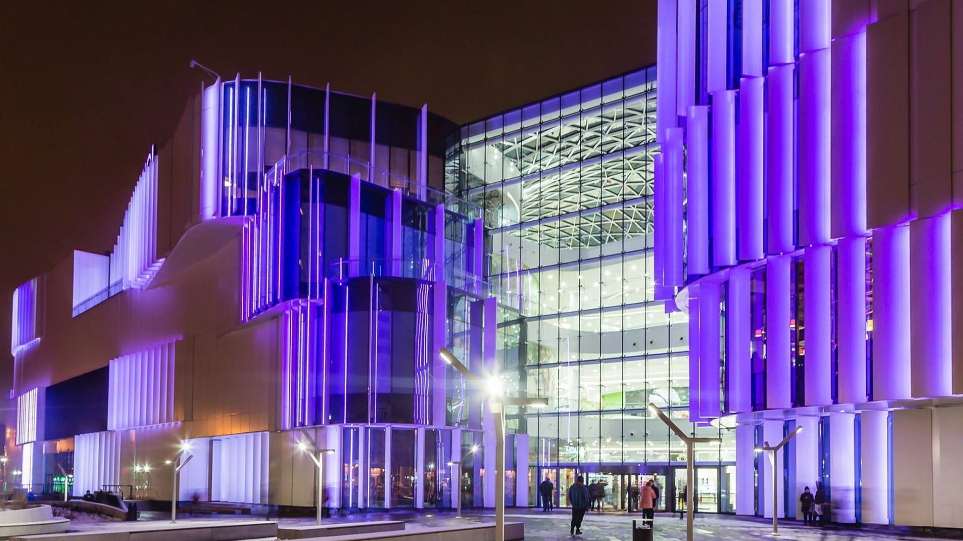 How can facade lights enhance your building