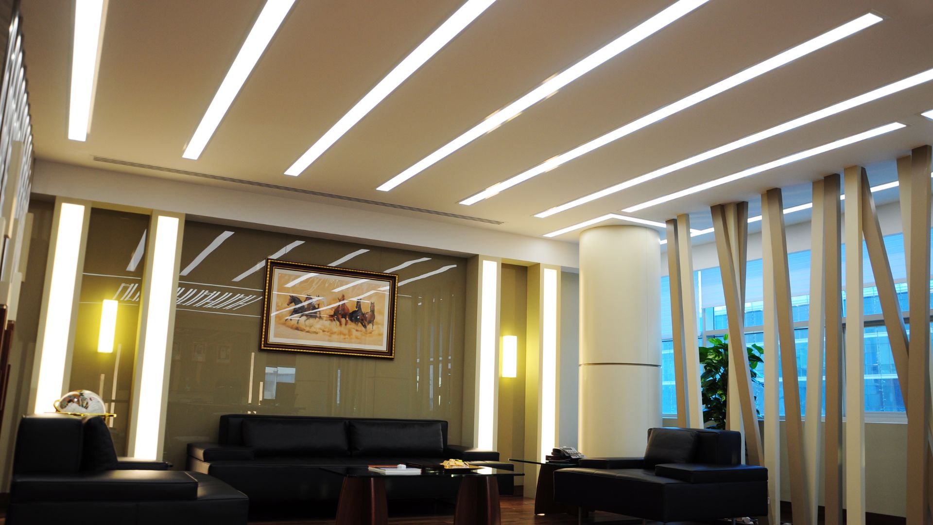 Linеar Light Cеiling And Lights: Thе Art Of Wall Washing Illumination ...