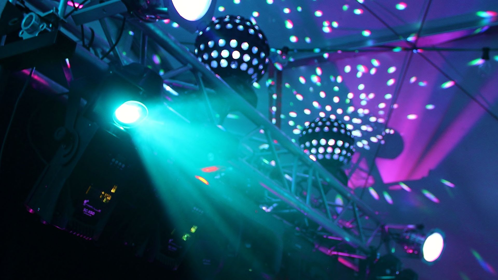 How Can Nightclub Lights Improve Safety and Security