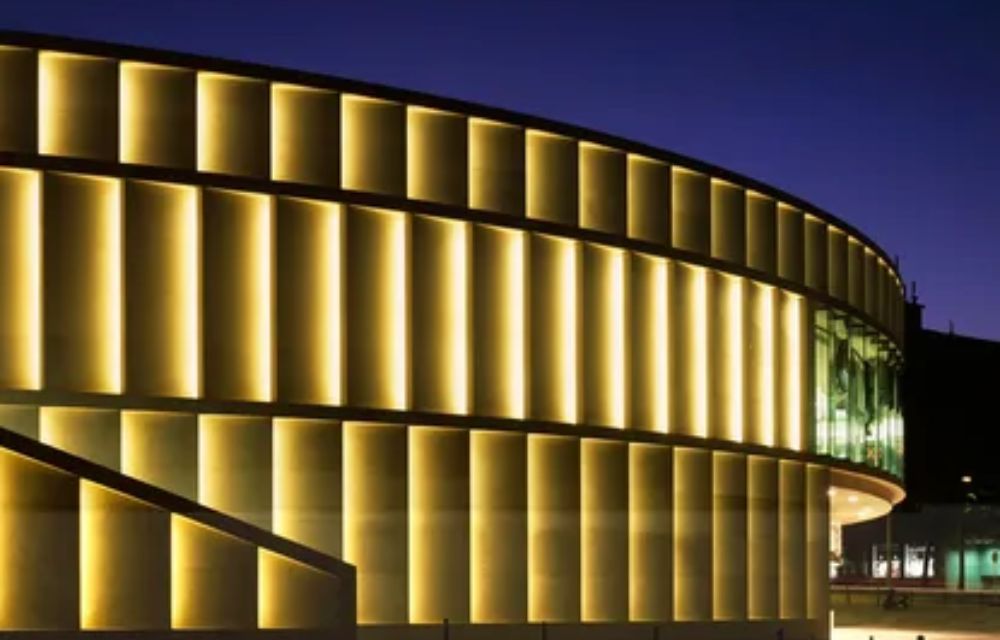 What Are the Challenges of Installing Architectural Facade Lighting